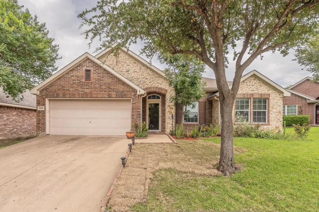 8241 Lauren Way Watauga TX 76148