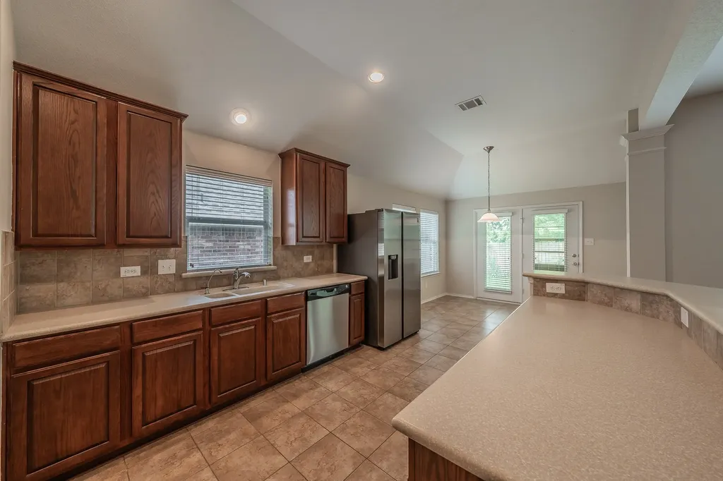 8241 Lauren Way Watauga TX 76148