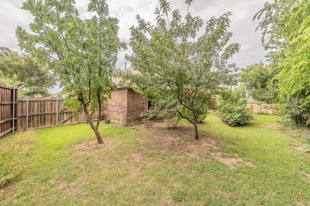 8241 Lauren Way Watauga TX 76148