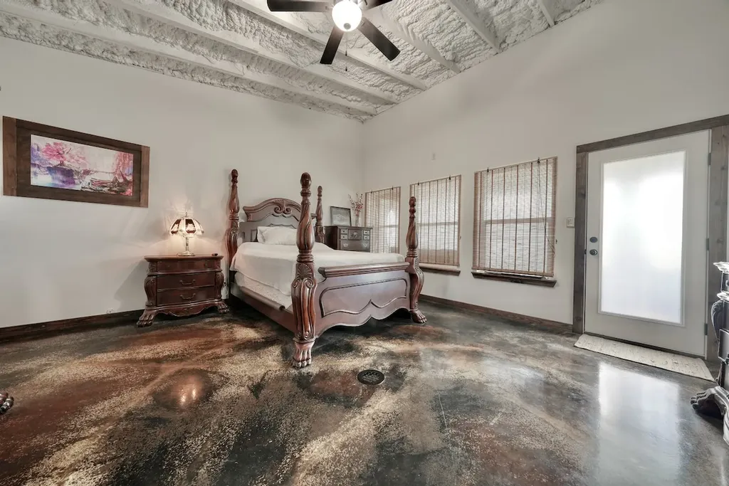 6899 N State Highway 19 Palestine TX 75803