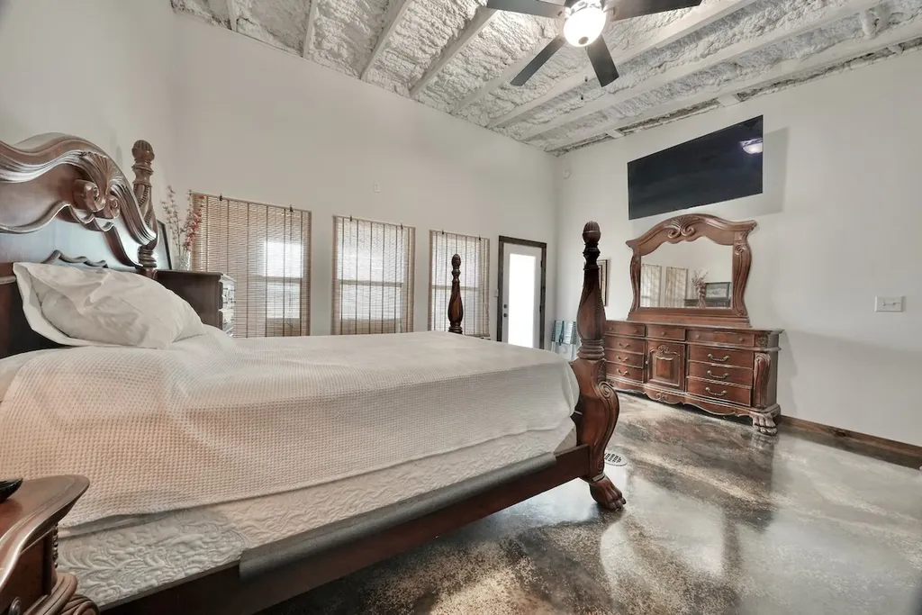 6899 N State Highway 19 Palestine TX 75803