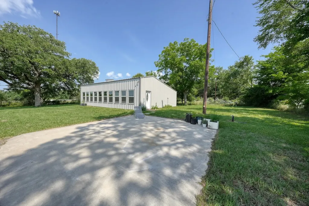 6899 N State Highway 19 Palestine TX 75803