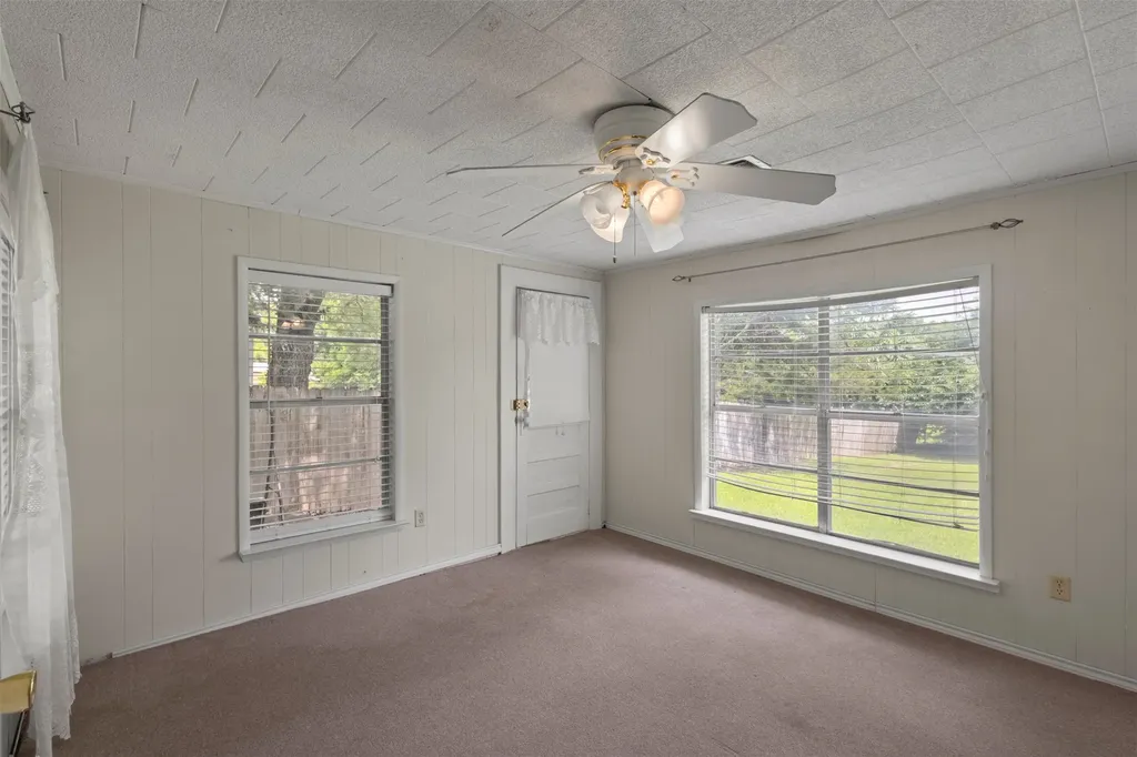 829 W 9th Street Bonham TX 75418