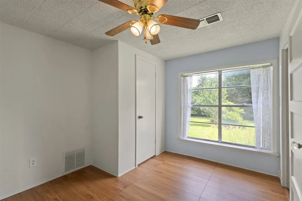 829 W 9th Street Bonham TX 75418