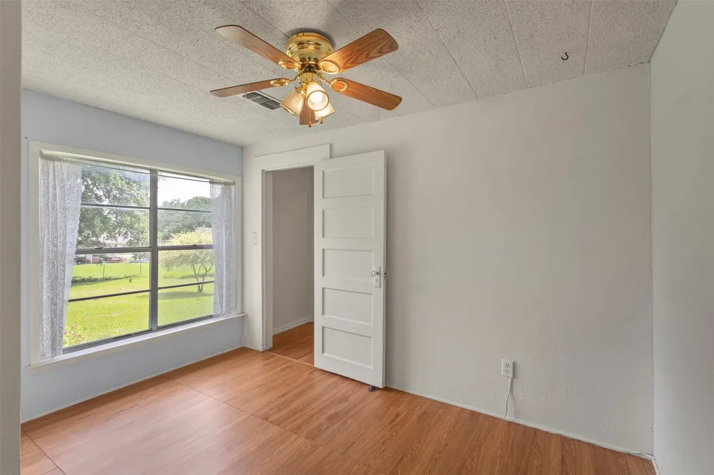 829 W 9th Street Bonham TX 75418