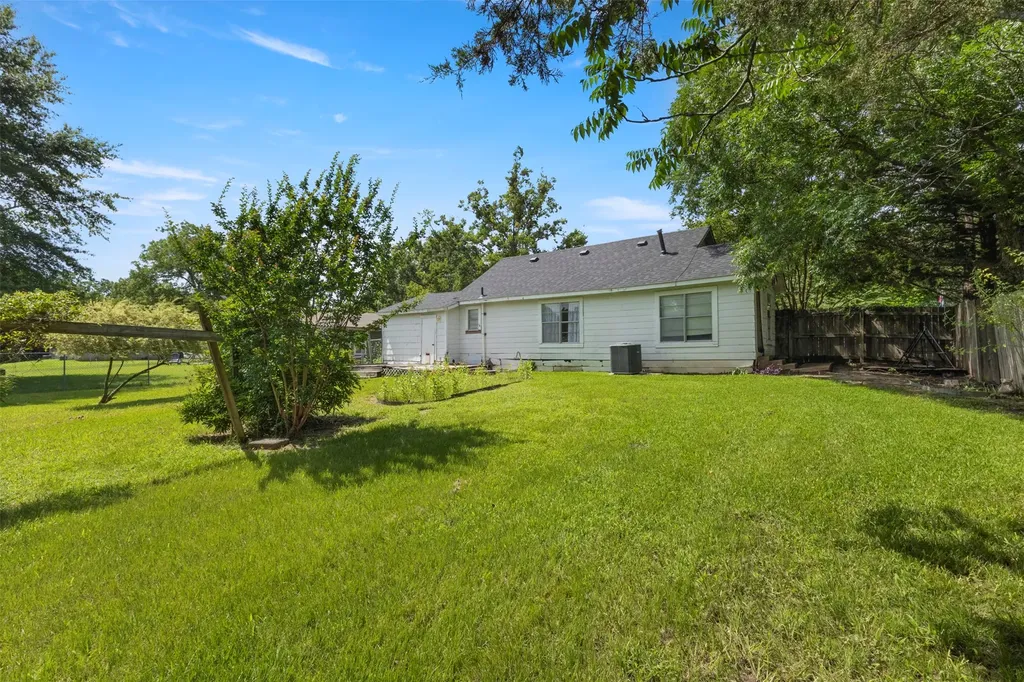 829 W 9th Street Bonham TX 75418