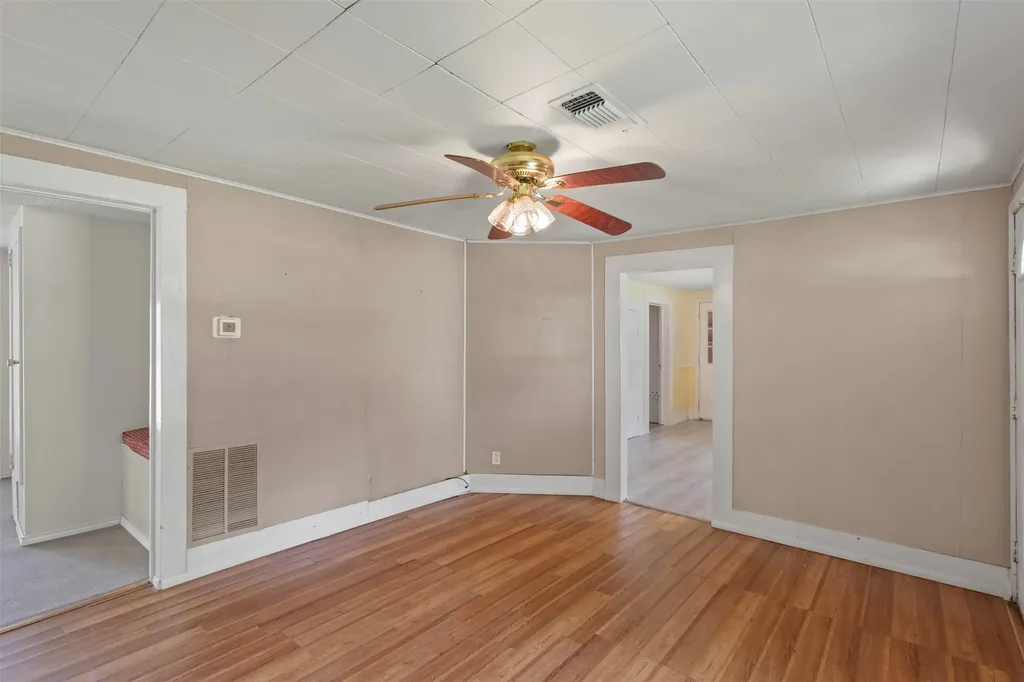 829 W 9th Street Bonham TX 75418