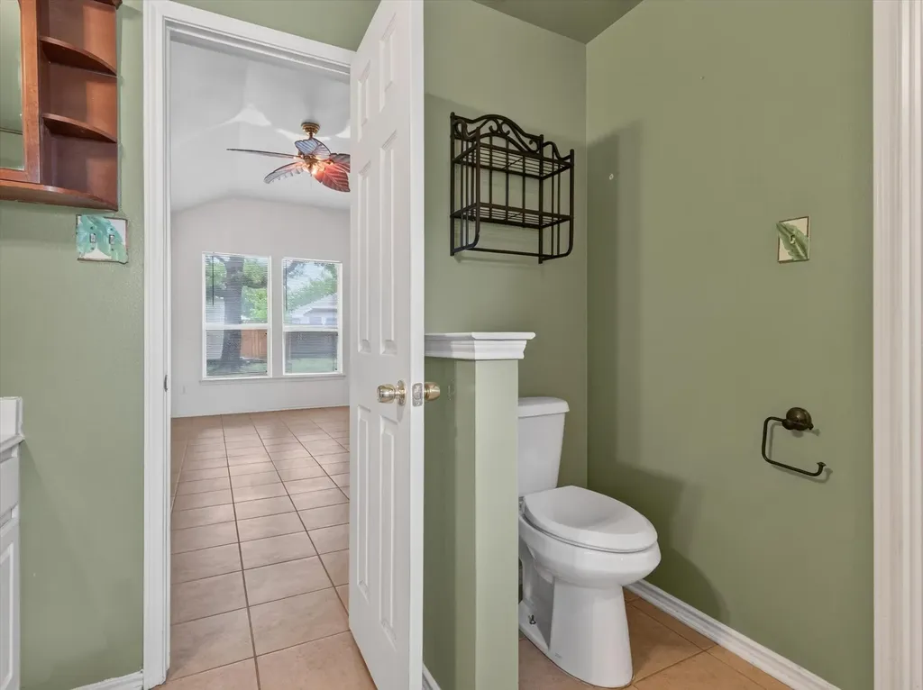 1901 Le Sage Court Denton TX 76208