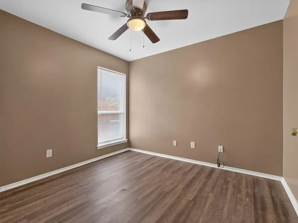 1901 Le Sage Court Denton TX 76208