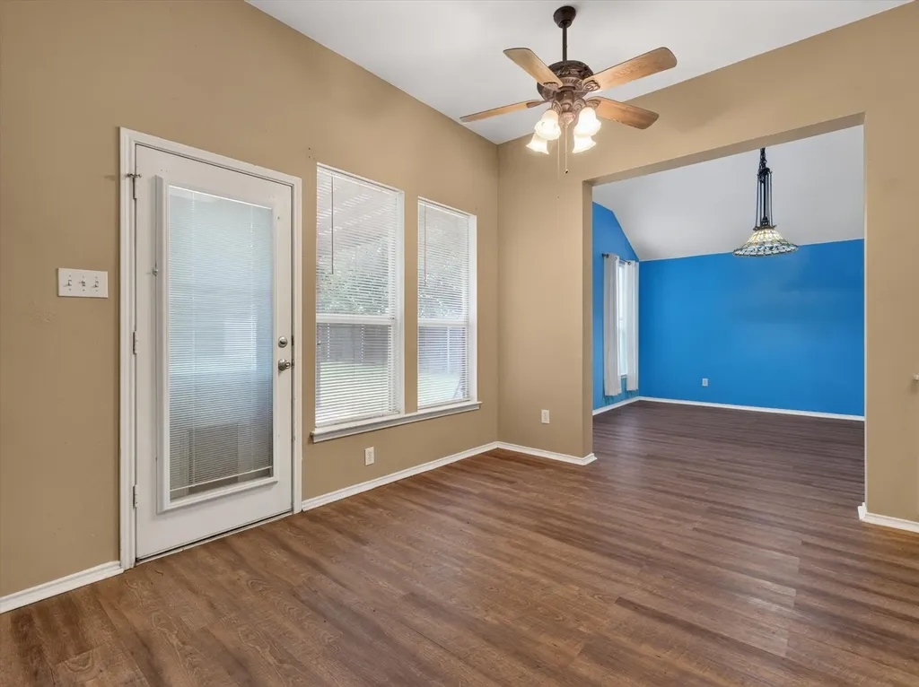 1901 Le Sage Court Denton TX 76208