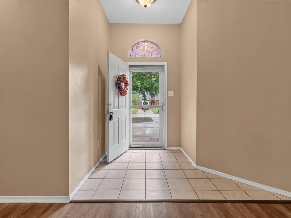 1901 Le Sage Court Denton TX 76208