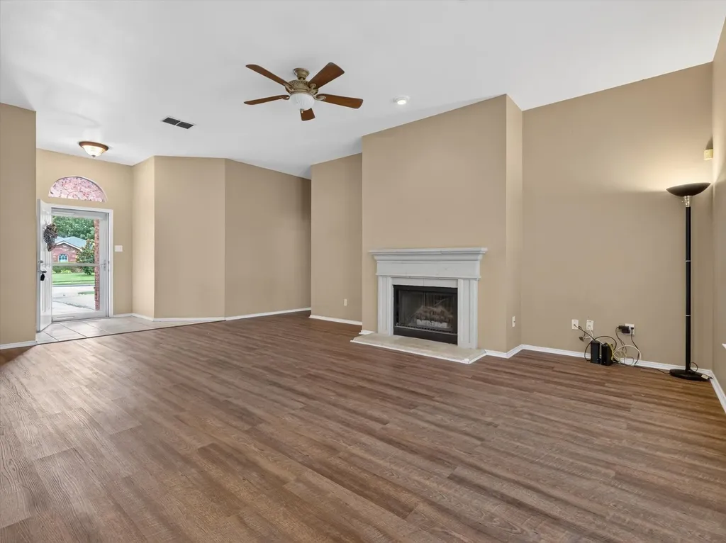 1901 Le Sage Court Denton TX 76208