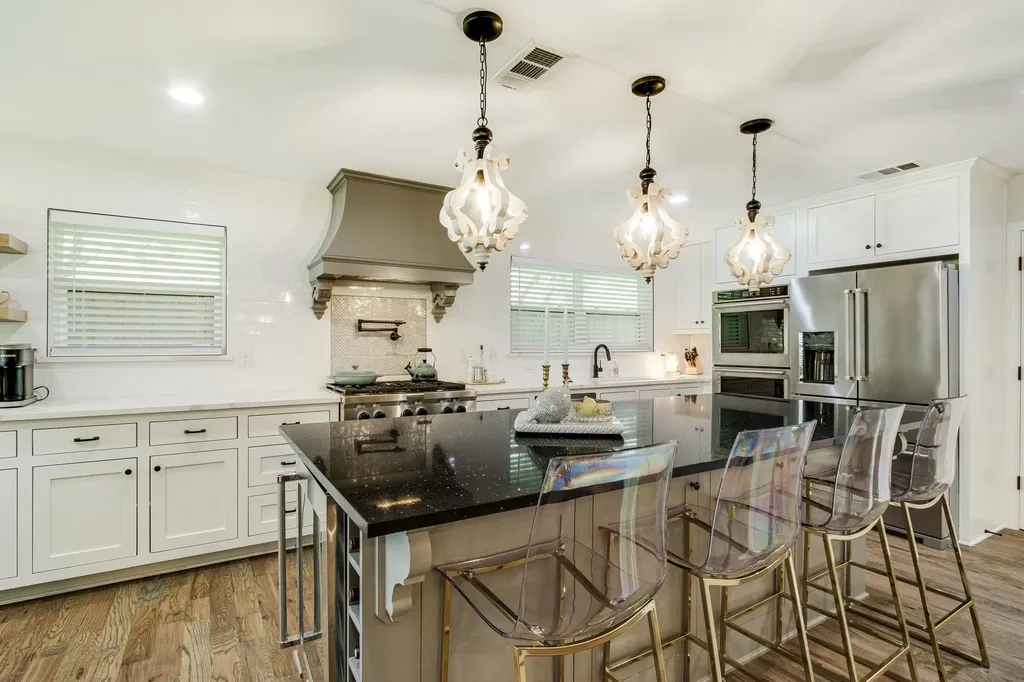 2703 W Prairie Creek Drive Richardson TX 75080