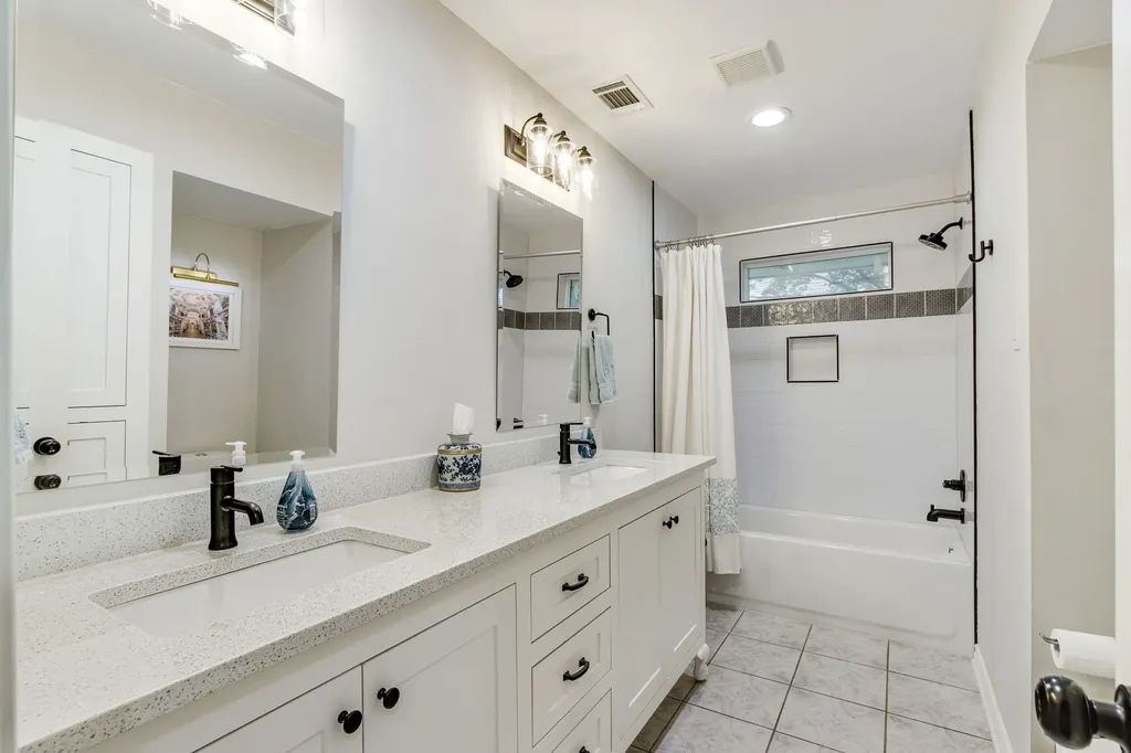 2703 W Prairie Creek Drive Richardson TX 75080
