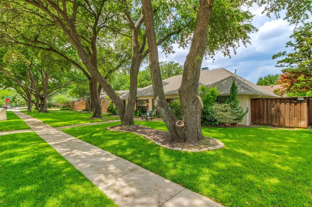 2703 W Prairie Creek Drive Richardson TX 75080