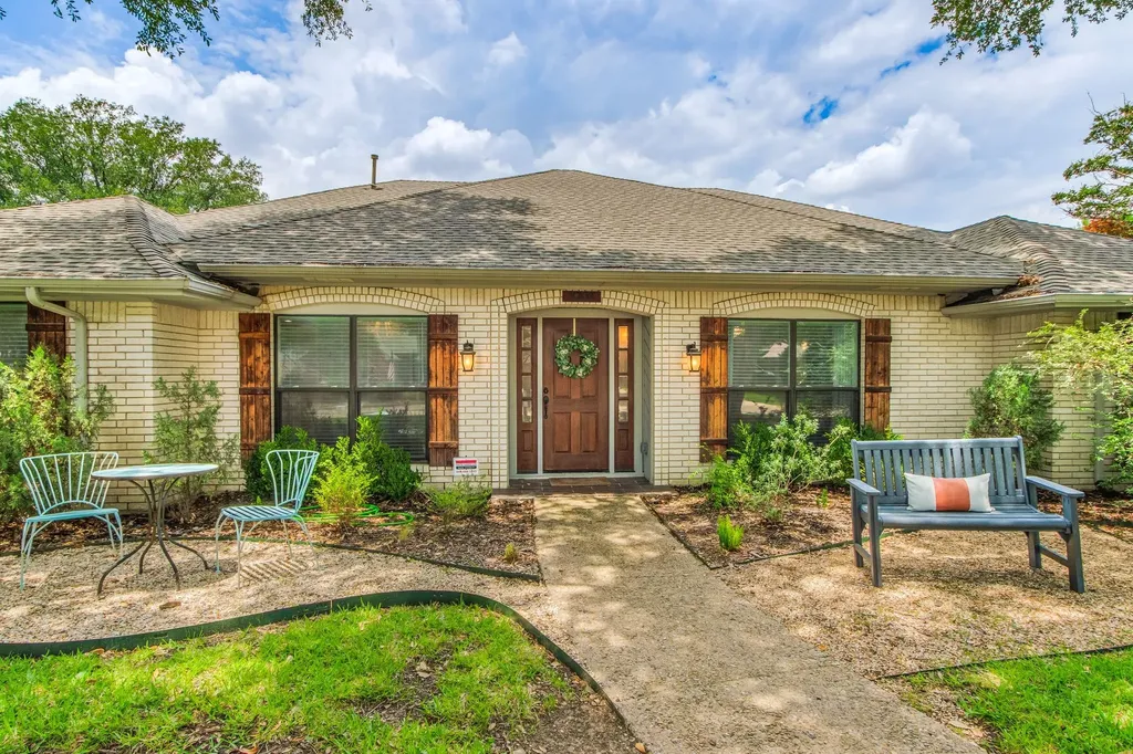 2703 W Prairie Creek Drive Richardson TX 75080
