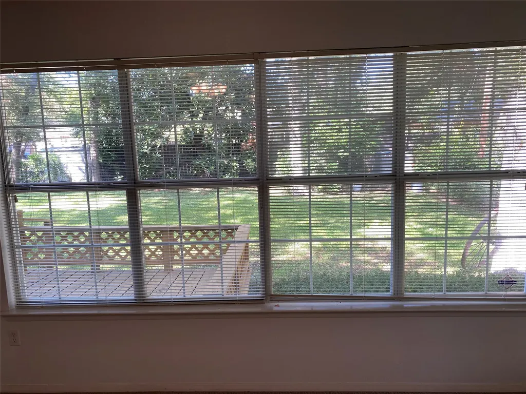 623 Club Oak Drive River Oaks TX 76114