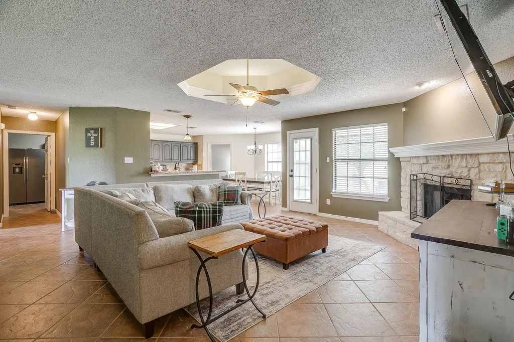 1050 Hampel Road Palmer TX 75152