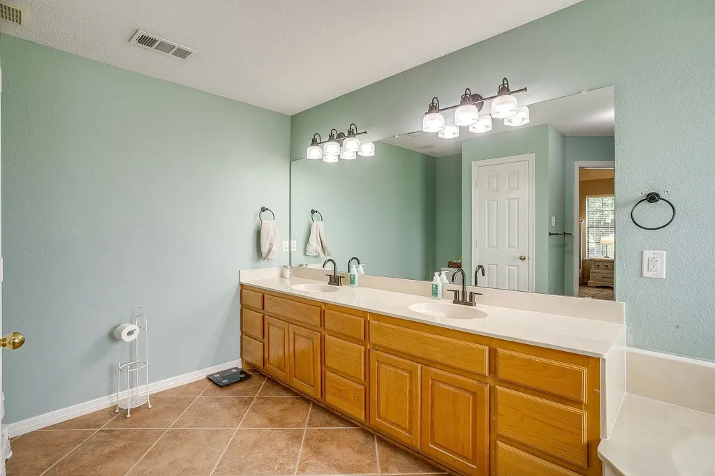 1050 Hampel Road Palmer TX 75152