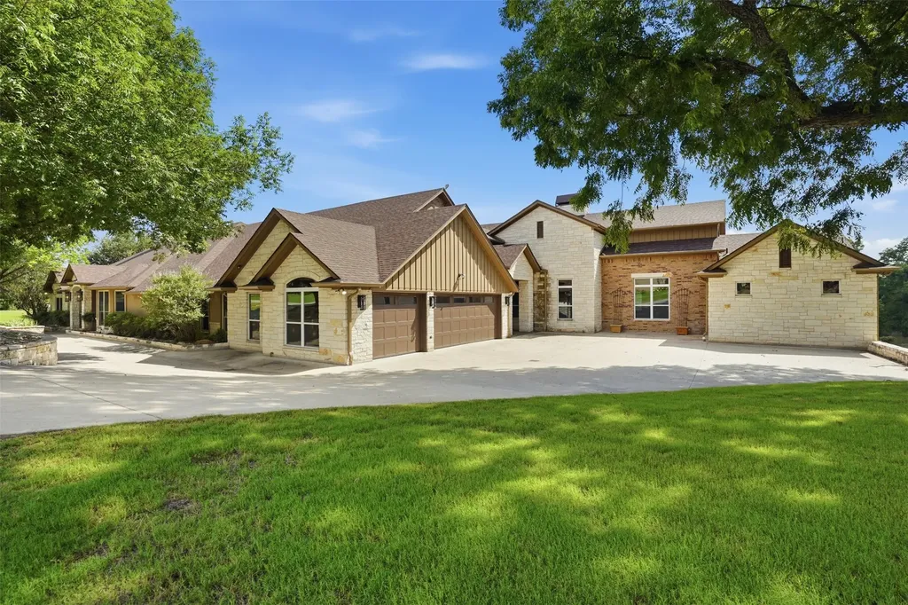 9310 Bellechase Road Granbury TX 76049