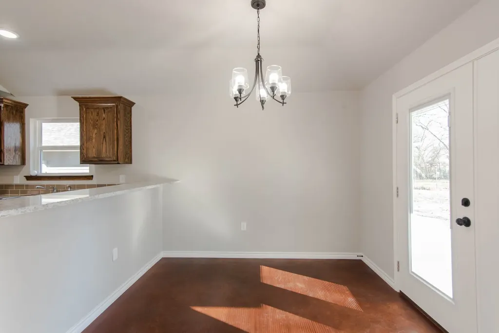 806 E 12th Street Bonham TX 75418