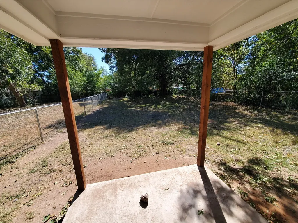 806 E 12th Street Bonham TX 75418