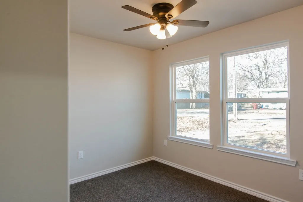 806 E 12th Street Bonham TX 75418