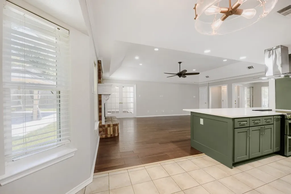10104 Stoneleigh Drive Benbrook TX 76126