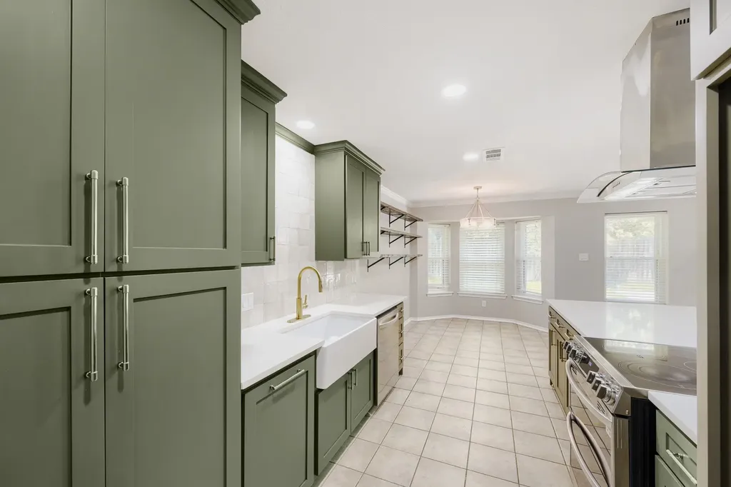 10104 Stoneleigh Drive Benbrook TX 76126