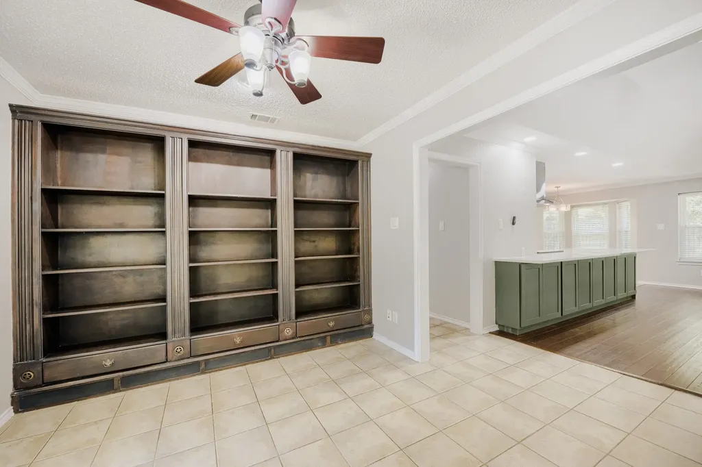 10104 Stoneleigh Drive Benbrook TX 76126