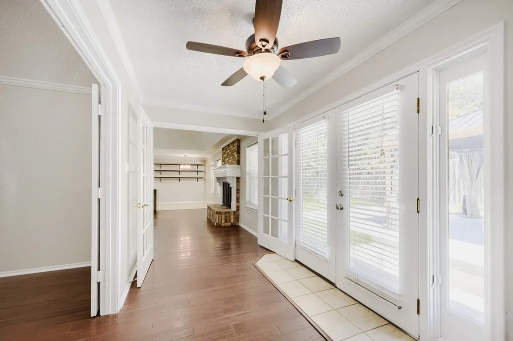 10104 Stoneleigh Drive Benbrook TX 76126