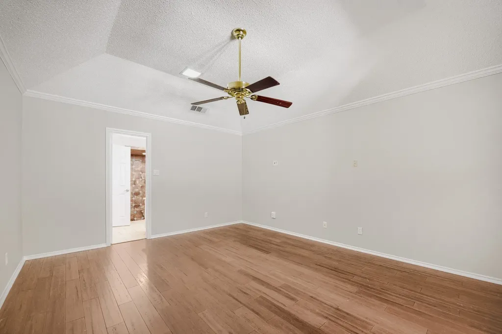10104 Stoneleigh Drive Benbrook TX 76126
