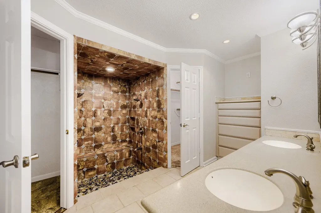10104 Stoneleigh Drive Benbrook TX 76126