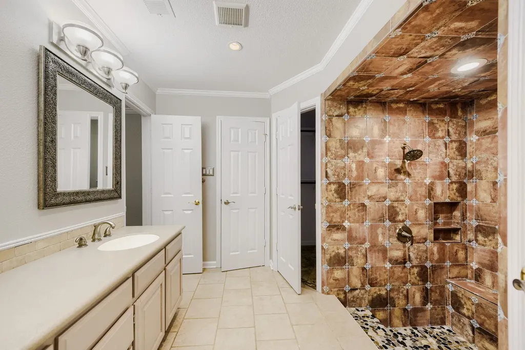 10104 Stoneleigh Drive Benbrook TX 76126