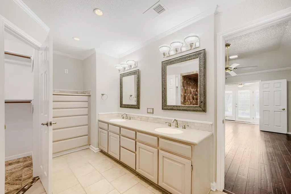 10104 Stoneleigh Drive Benbrook TX 76126