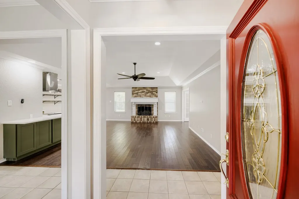 10104 Stoneleigh Drive Benbrook TX 76126