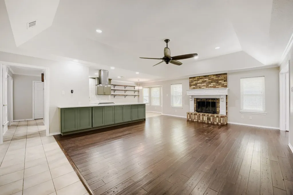 10104 Stoneleigh Drive Benbrook TX 76126