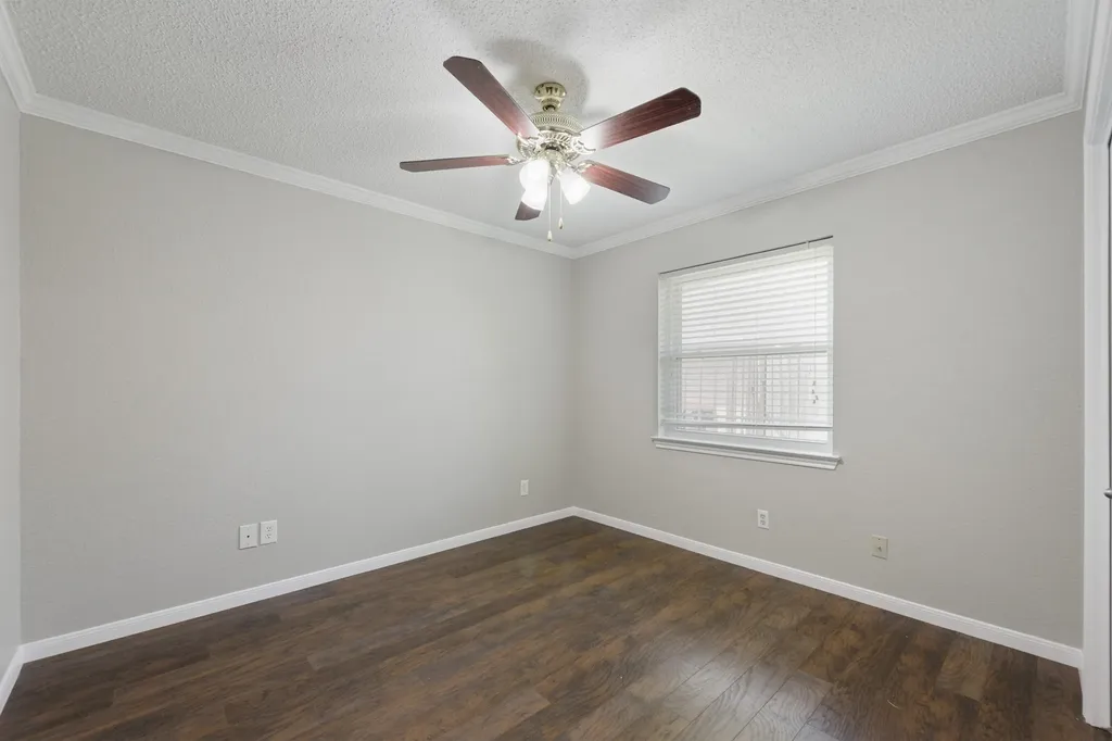 10104 Stoneleigh Drive Benbrook TX 76126