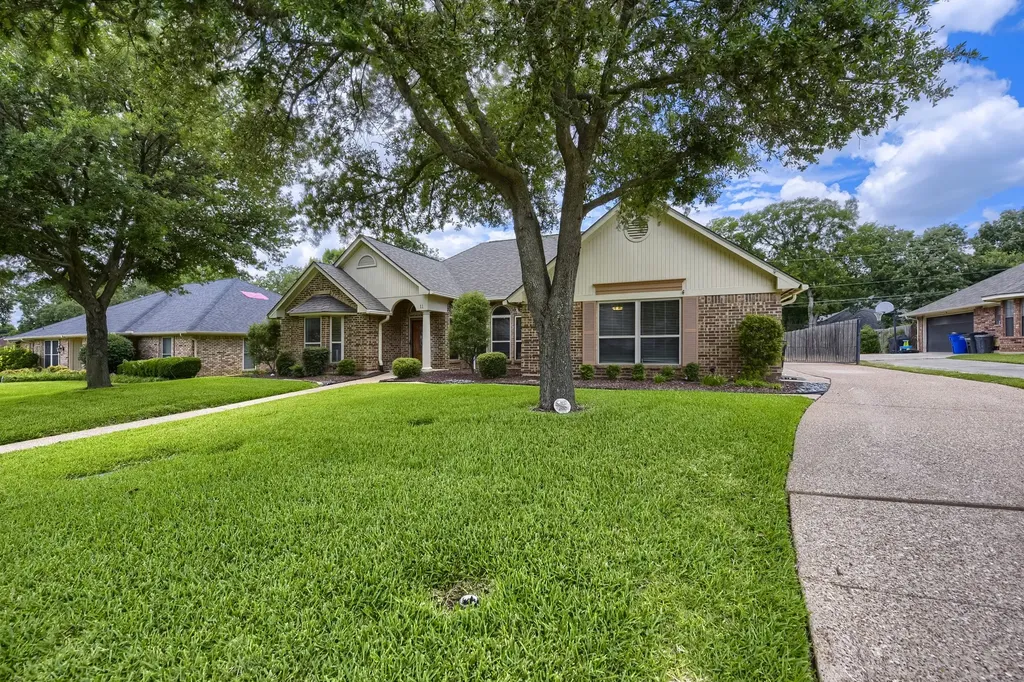 11 Kim Court Mansfield TX 76063