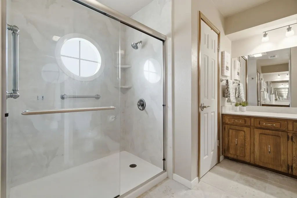 521 W Louella Drive Hurst TX 76054