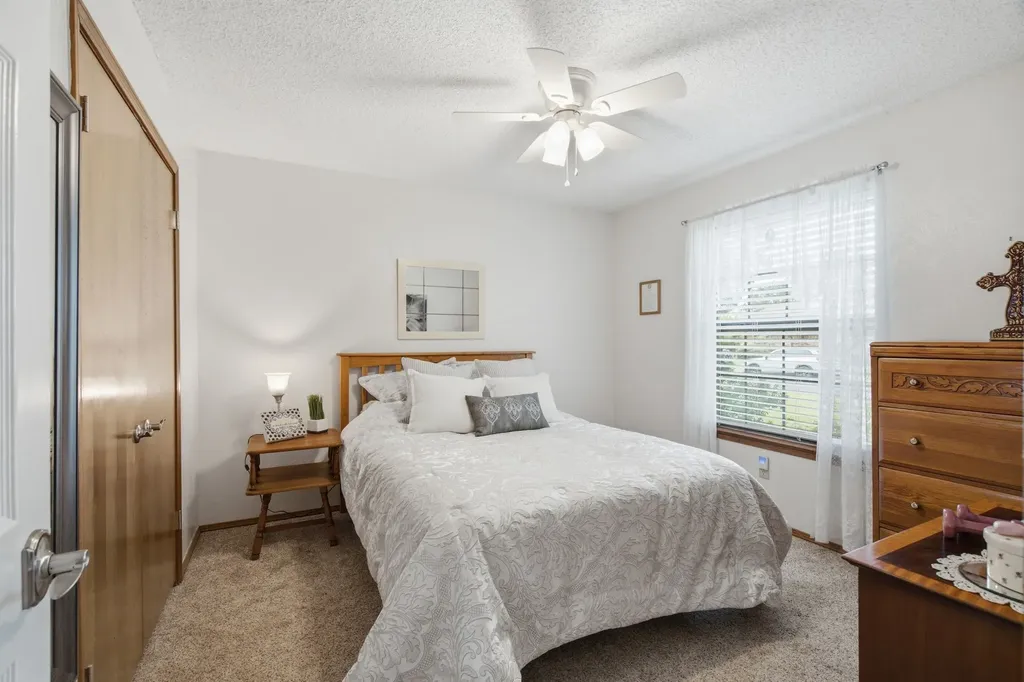 521 W Louella Drive Hurst TX 76054