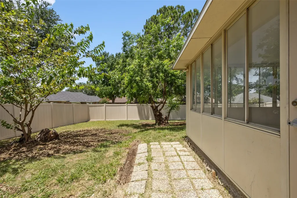 1600 Hartford Drive Carrollton TX 75007