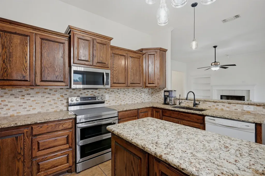 806 Birch Circle Van Alstyne TX 75495