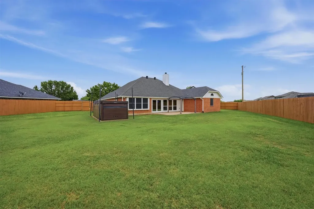806 Birch Circle Van Alstyne TX 75495