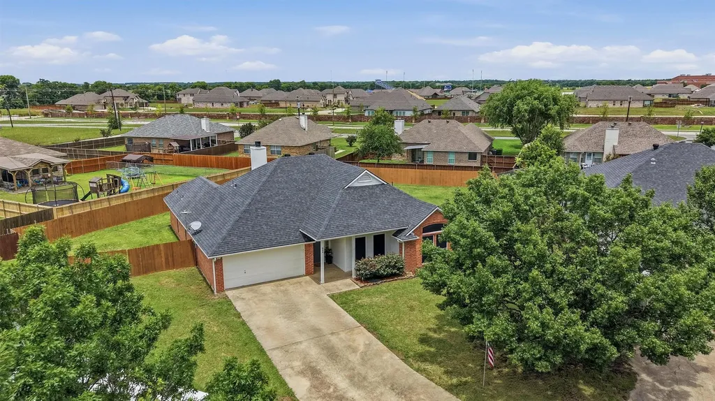 806 Birch Circle Van Alstyne TX 75495