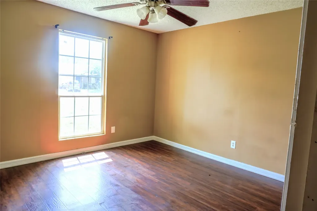 300 Coury Road Everman TX 76140