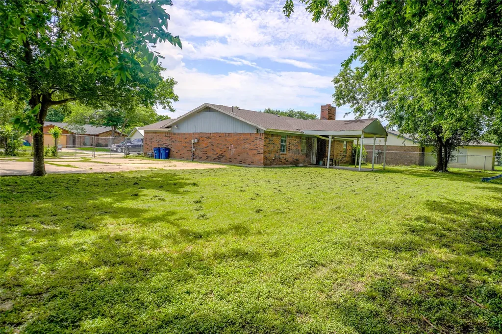 300 Coury Road Everman TX 76140