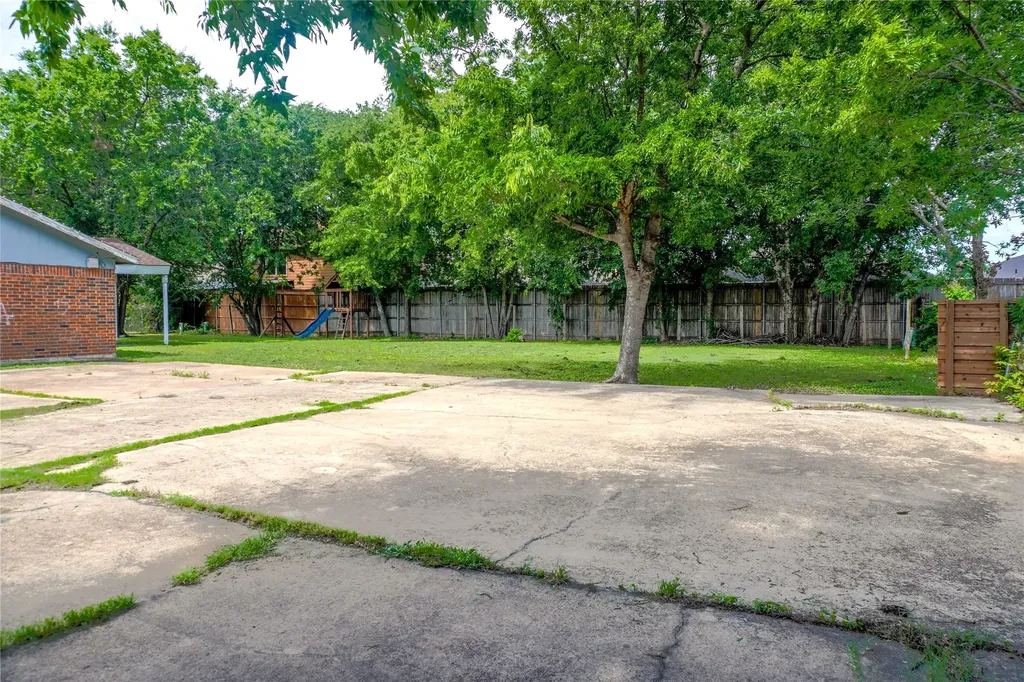 300 Coury Road Everman TX 76140