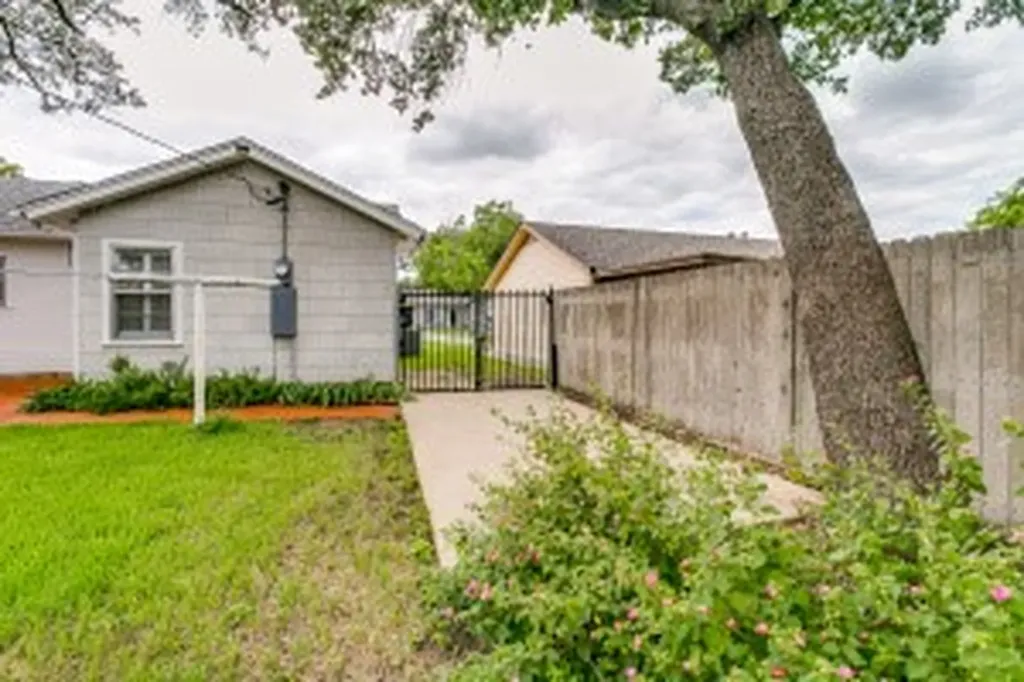 1748 Fagan Drive Blue Mound TX 76131