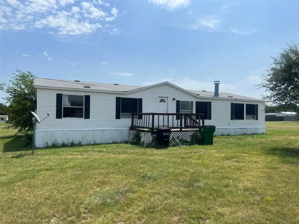 120 Pine Ridge Circle Southmayd TX 75092